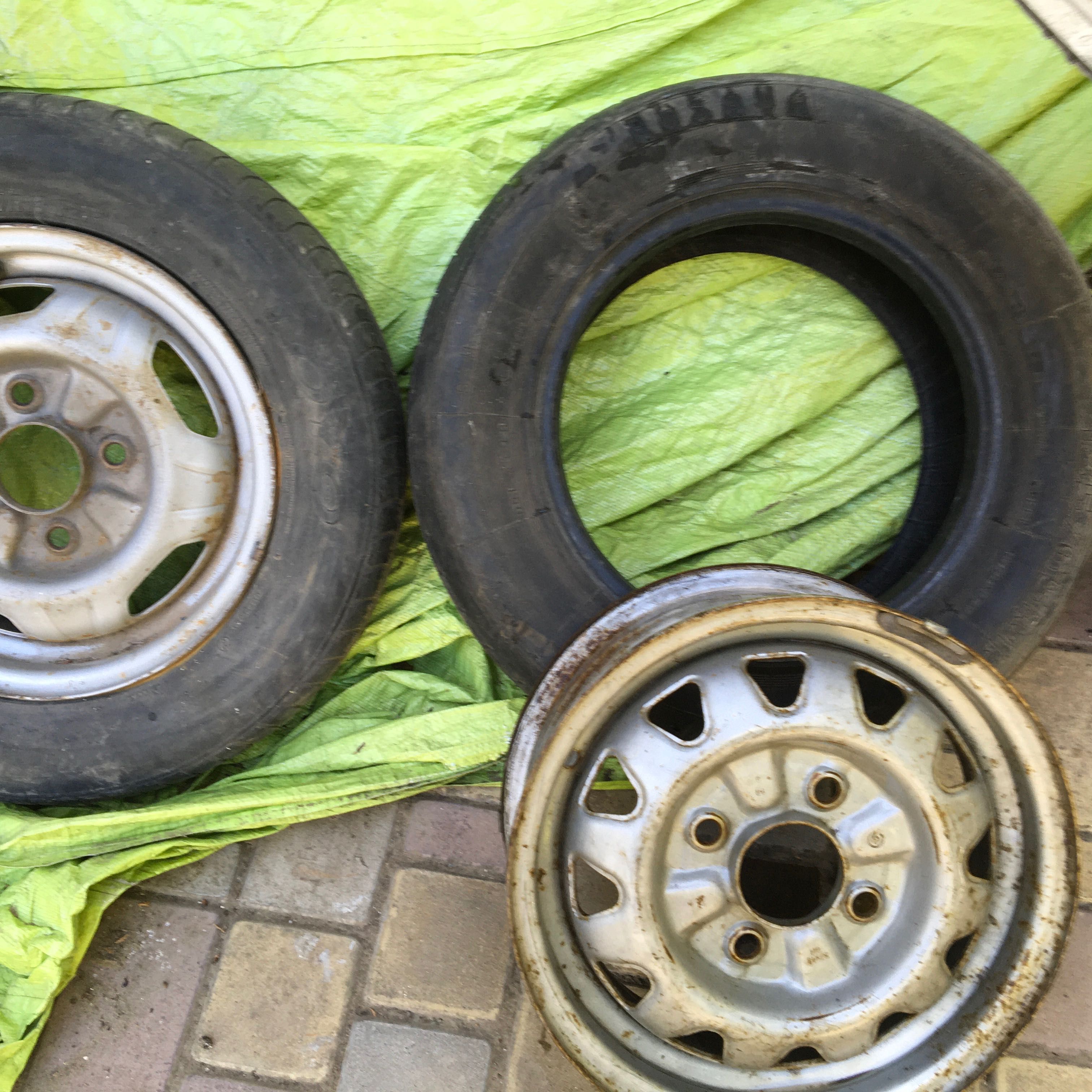 Диски с шинами 195/ 60 R 15 ;195/65,R 15; 235/65 R 17