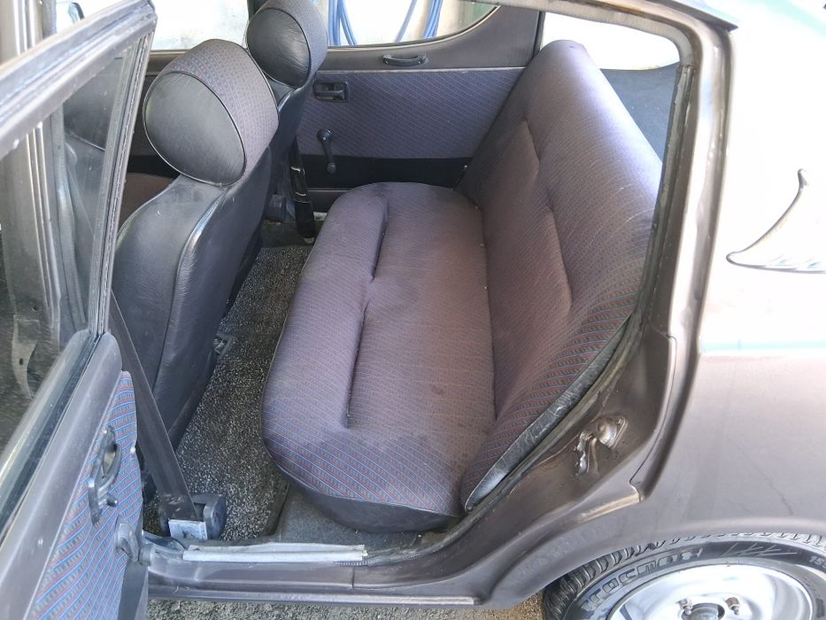Datsun 100a de 4 portas