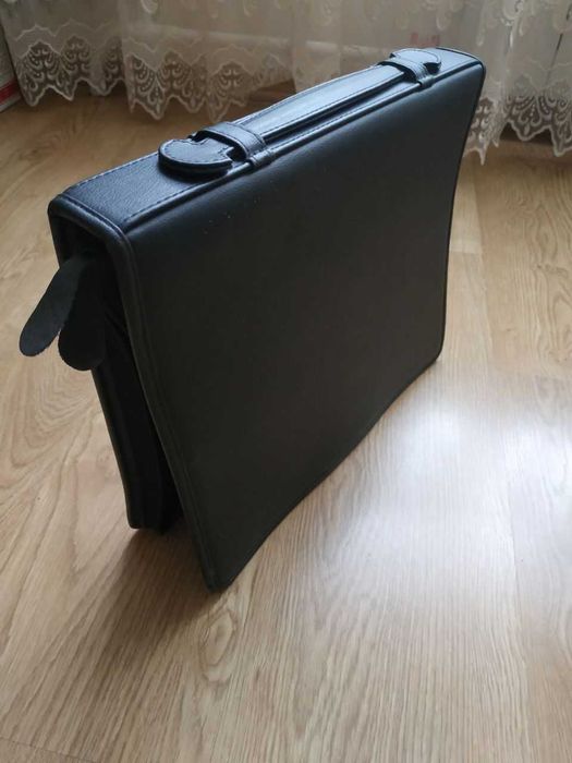 Продам папку-портфель!