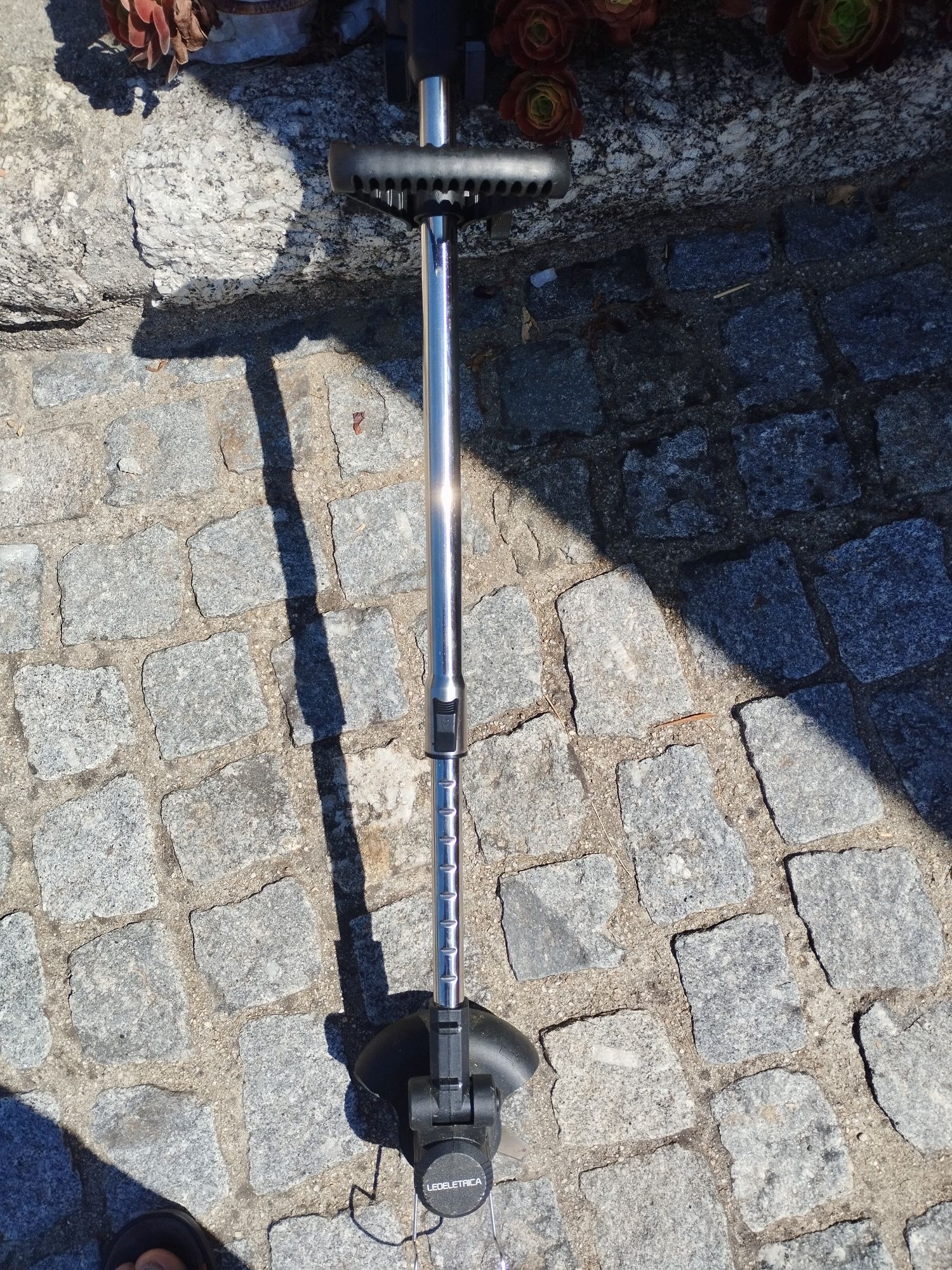 Máquina de cortar relva bateria