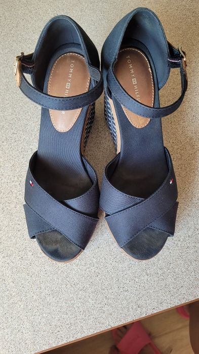 Sandały na koturnie Tommy Hilfiger r.37