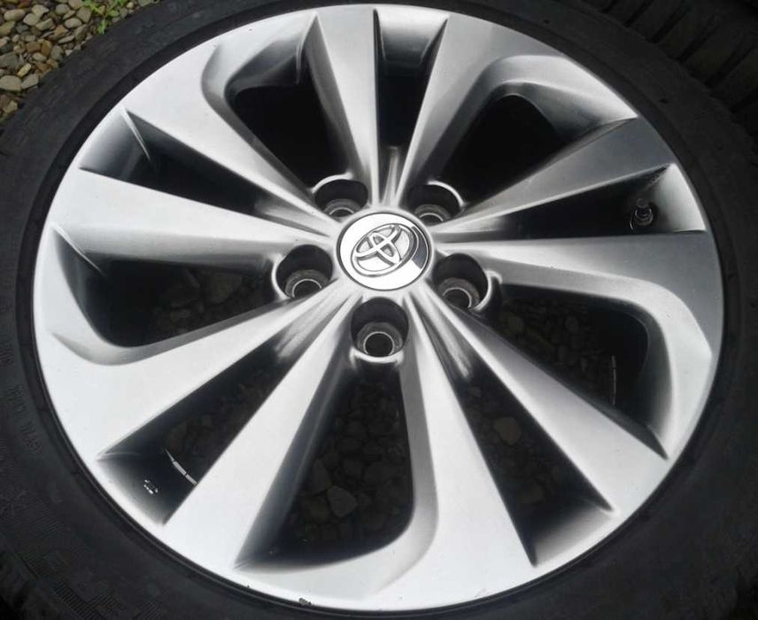 Felgi Alu R17'' 5x114.3 toyota auris corolla szare avensis chr verso