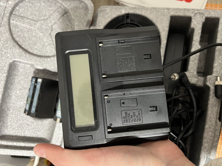 Постійне світло Amaran 60d з акумуляторами