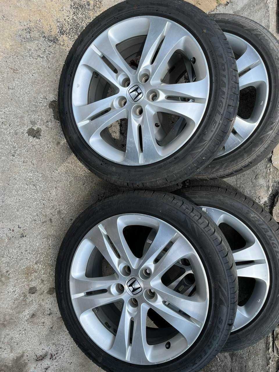 Диски R18 з шинами Honda Accord VIII