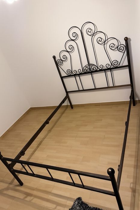 Cama em ferro forjado