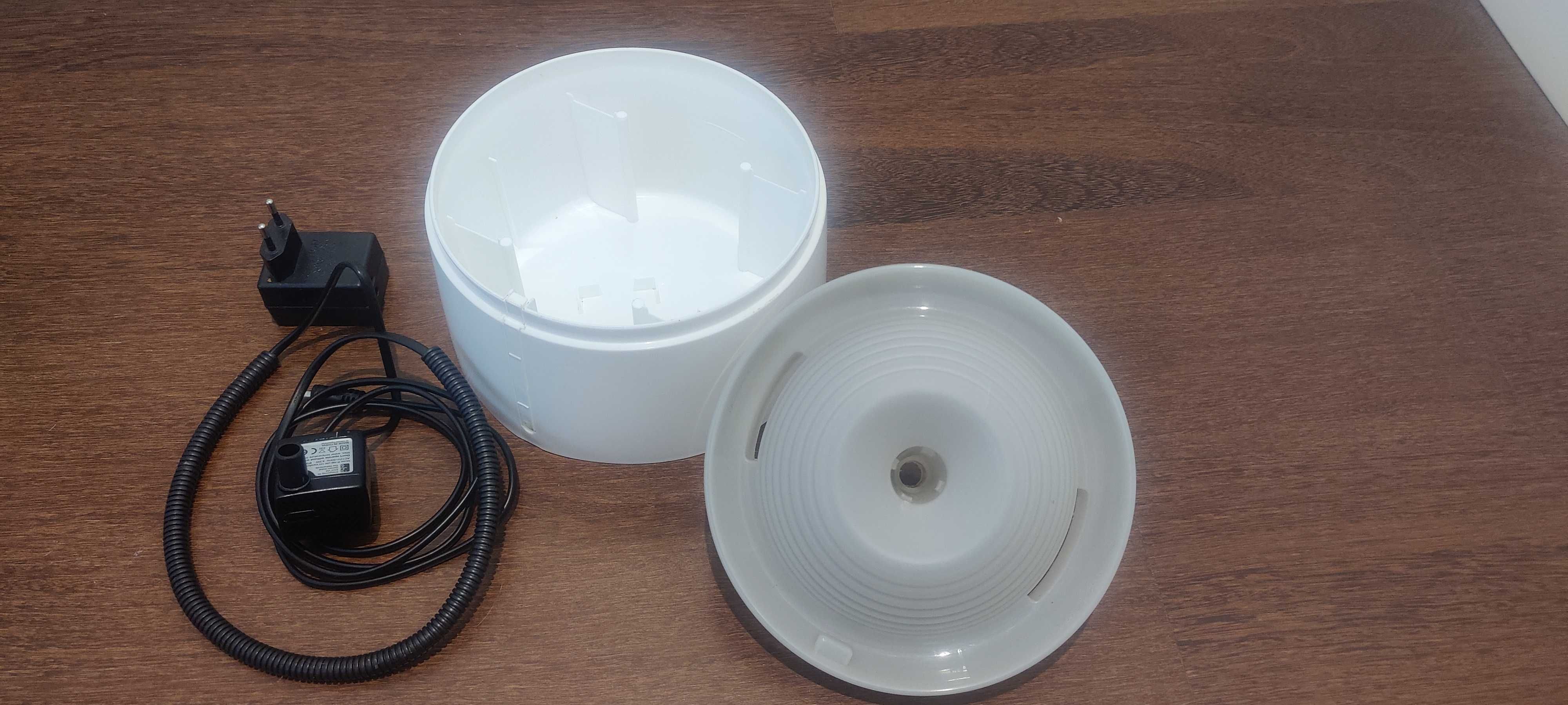 Bebedouro Automático para Animais EBI Mango 1,5L – Como Novo!
