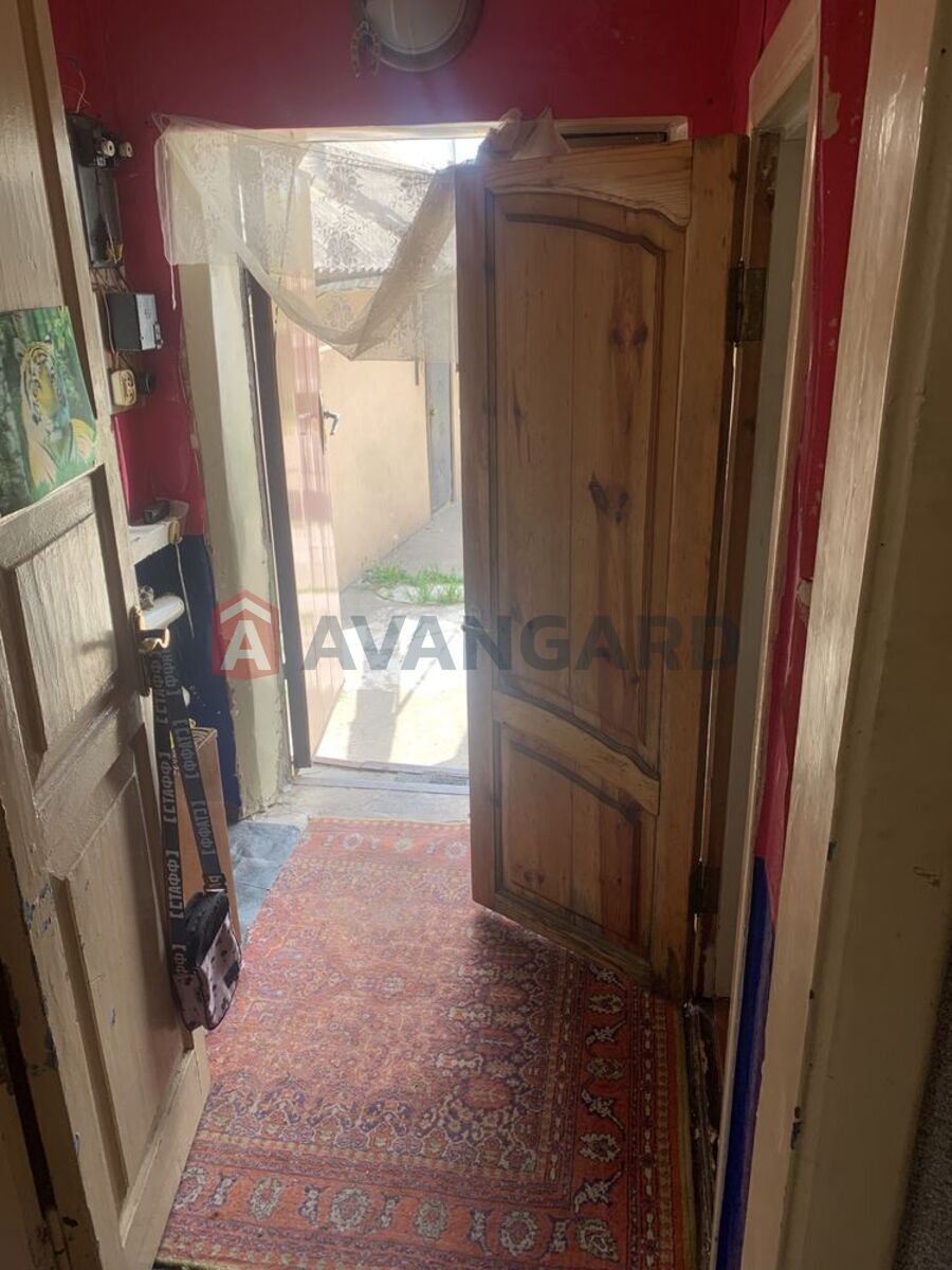 Продам частину будинку.