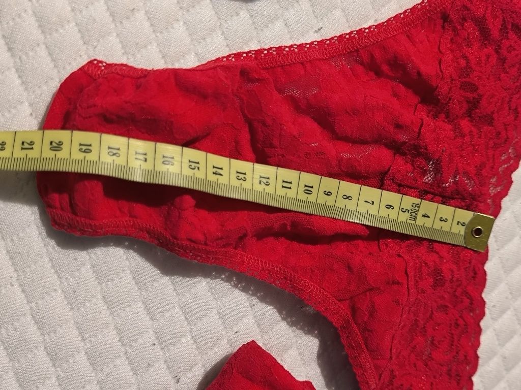 Hanky panky stringi majtki damskie figi czerwone 3 pack z koronką One