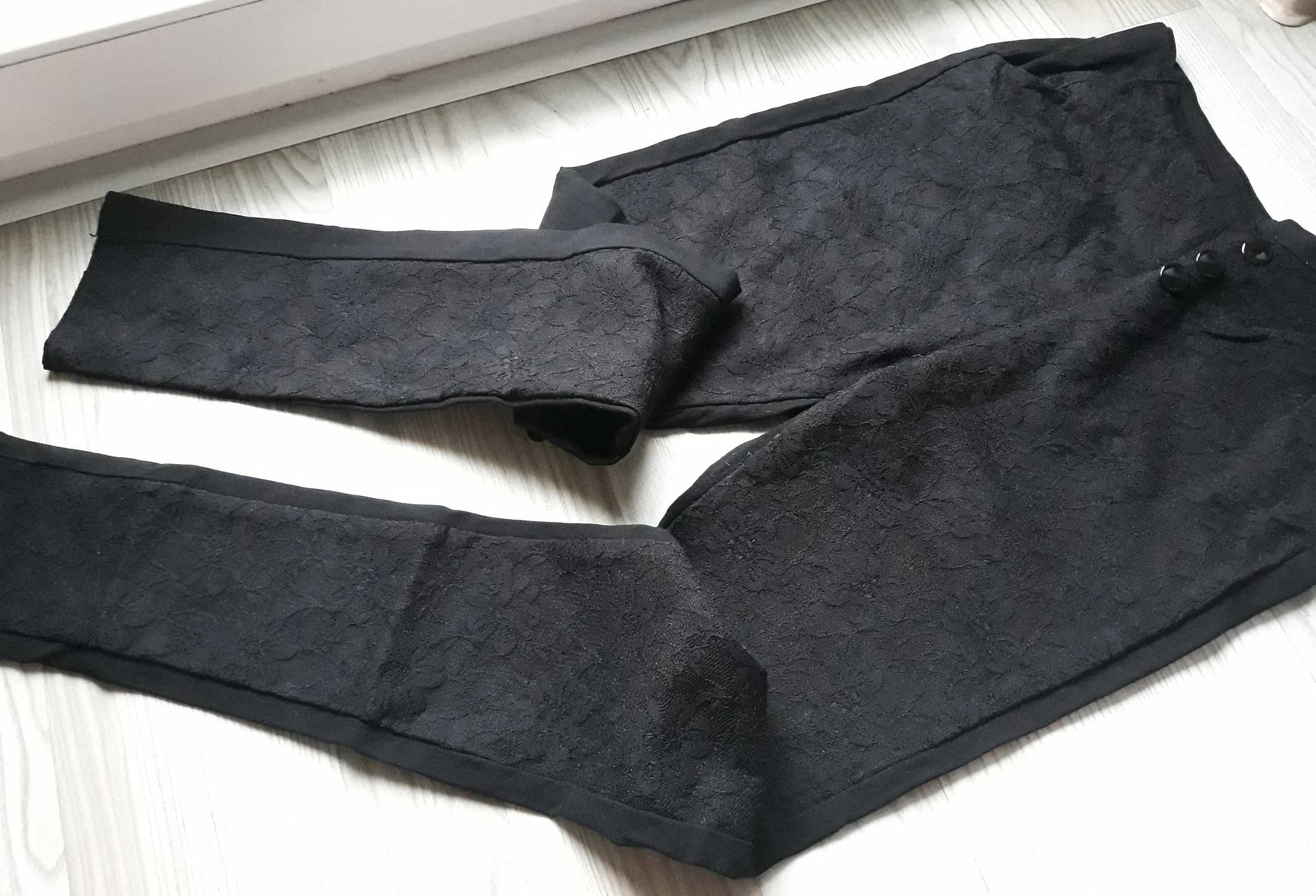 Czarne spodnie z koronkami koronka rurki eleganckie 36 S