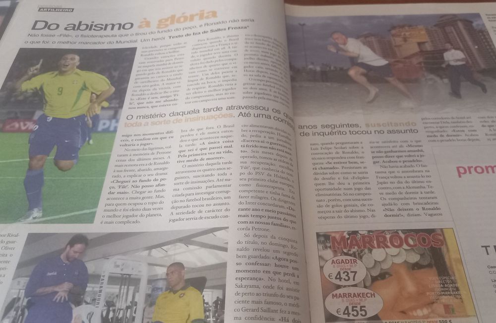 Ronaldo R9 em duas capas e revistas 1998 e 2002