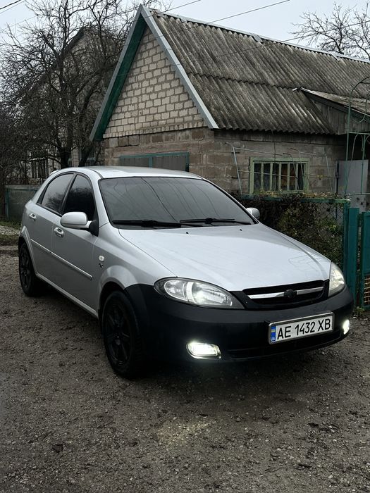 Продам шевролет лачети 1.8