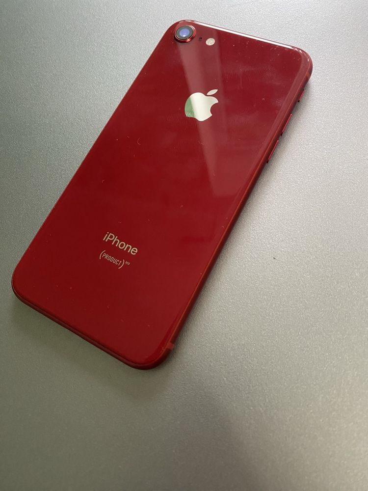 Iphone 8 product red