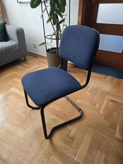 Krzesła do biura konferencji zielone i granatowe