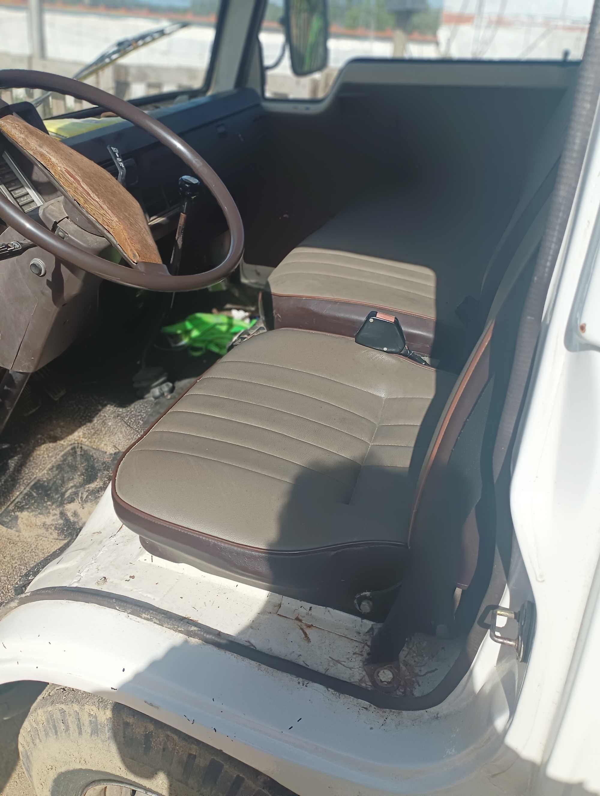 Nissan Cabstar caixa aberta