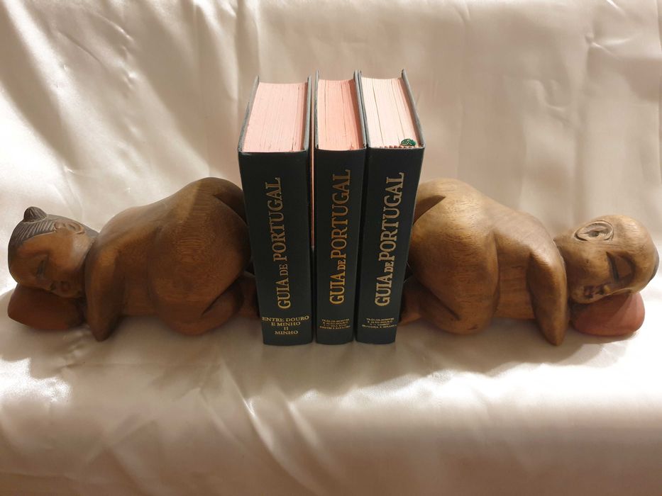 Amparadores de Livros Antigos em Madeira - Asiáticos