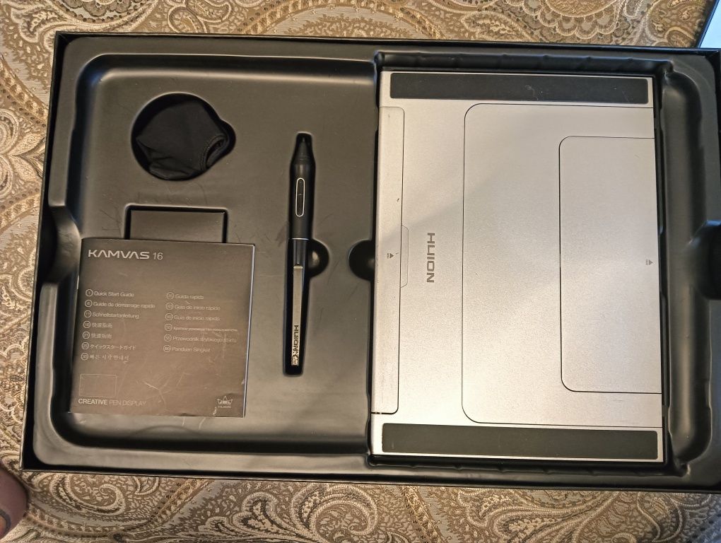 Tablet graficzny kamvas 16 HUION