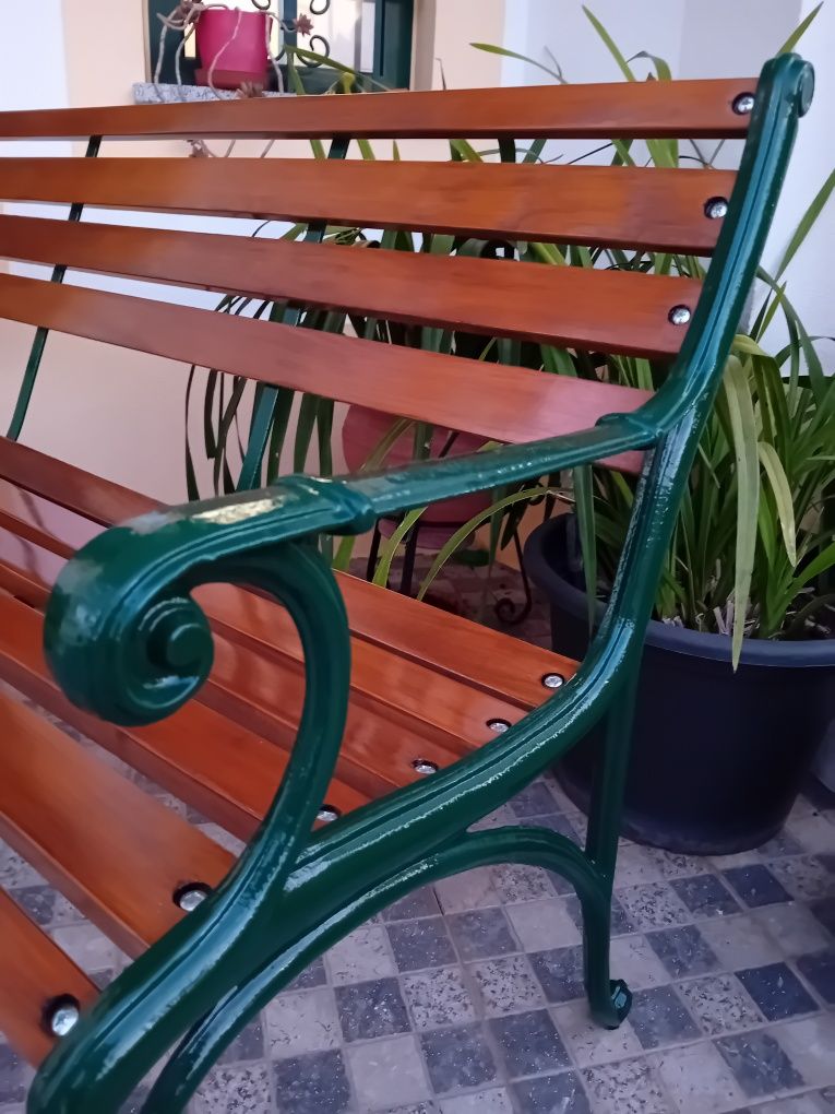 Banco jardim antigo em ferro