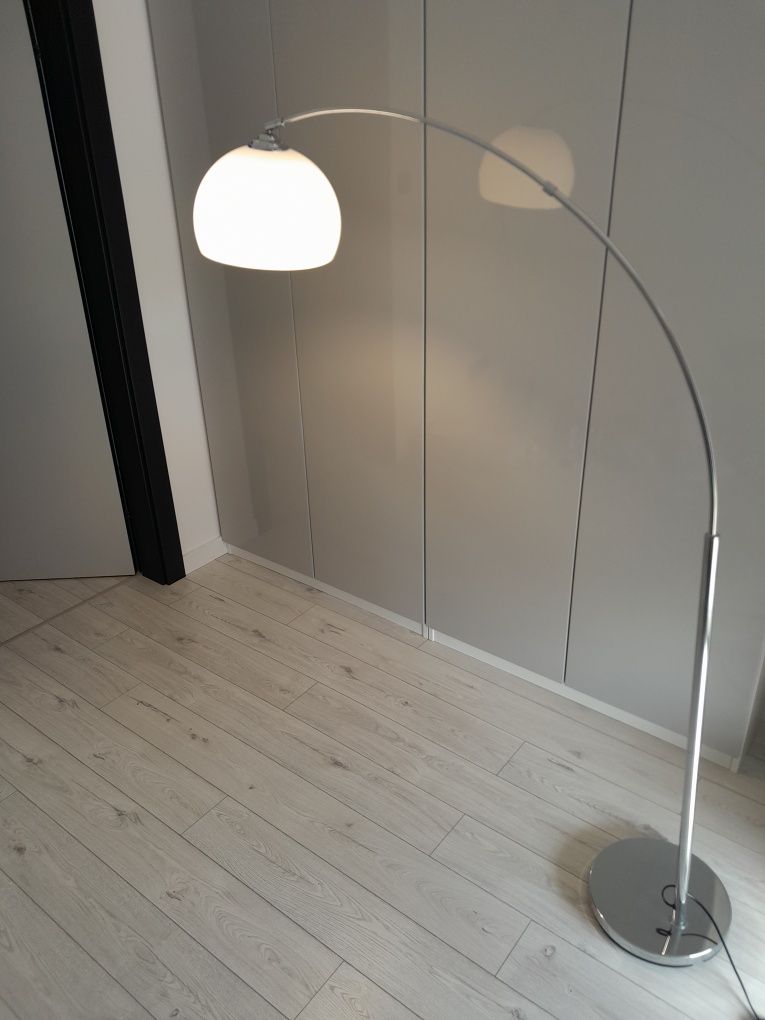 Lampa do salonu chromowana