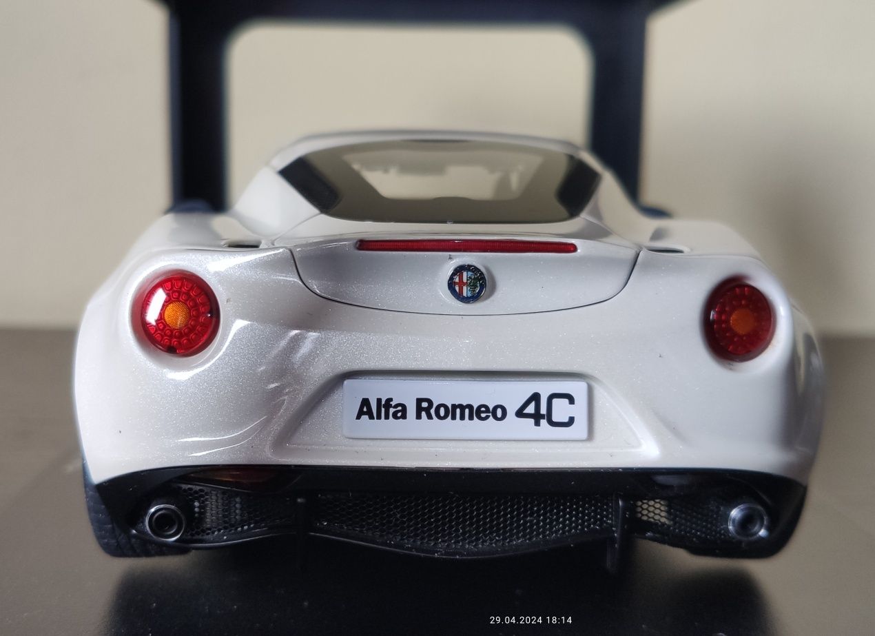 Alfa Romeo 4 C 2014 r 1:18 Auto Art