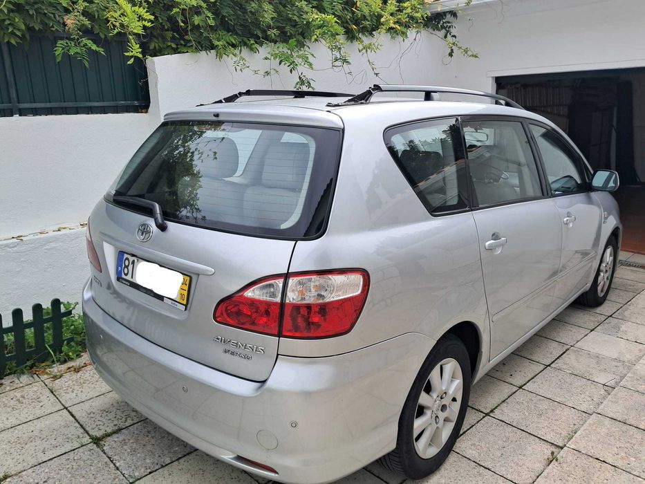 Toyota Avensis Verso 2.0 D-4D Sol