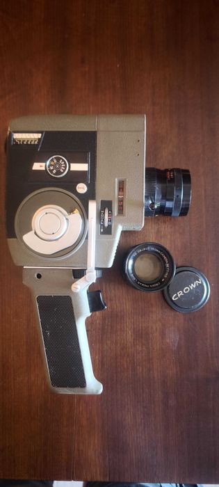 Vendo Máquina de filmar Crown 8 mm ( 1963 ).