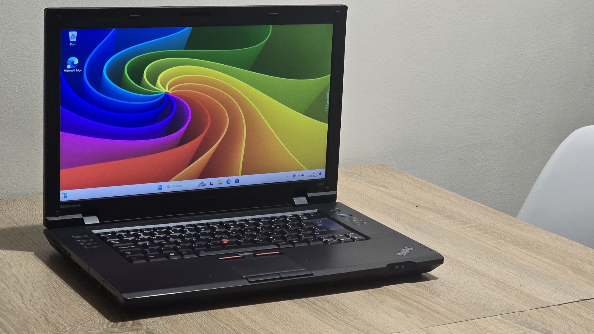 Niezniszczalny Lenovo ThinkPad 15,5' Intel i5 Dysk SSD Win11 4GB RAM
