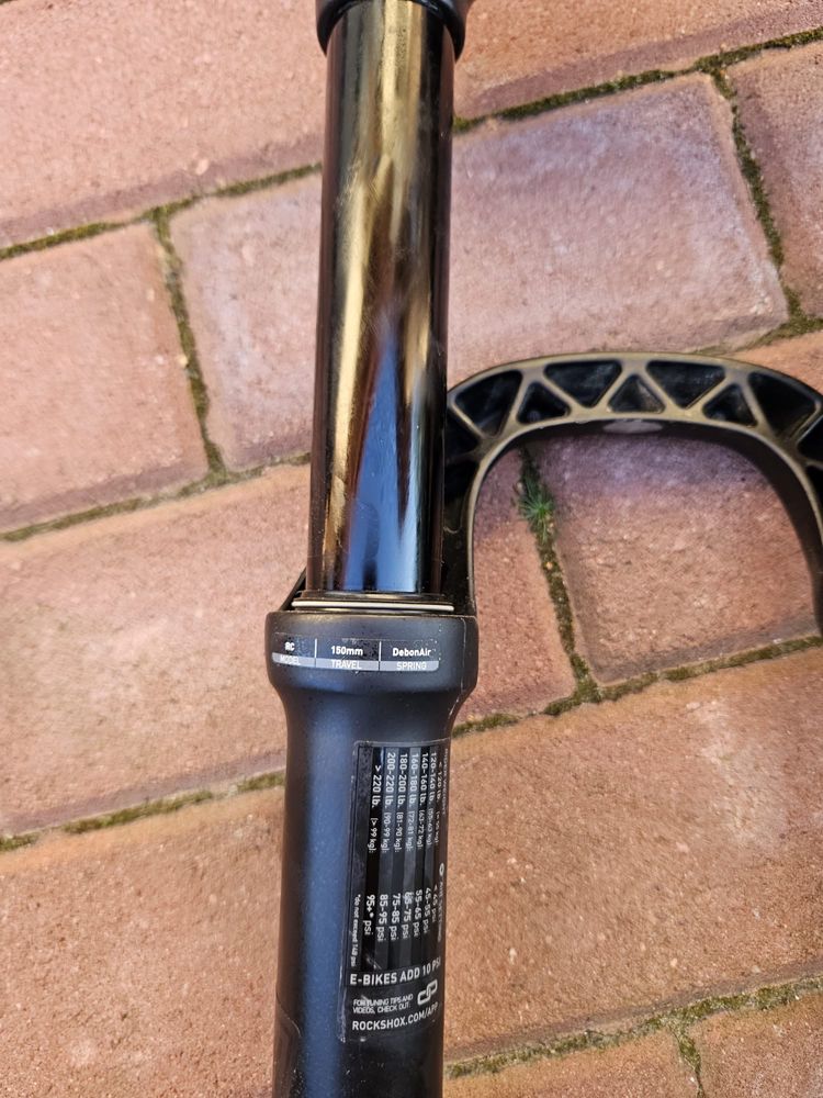 Amortyzator rock shox Yari 27.5+” 29”