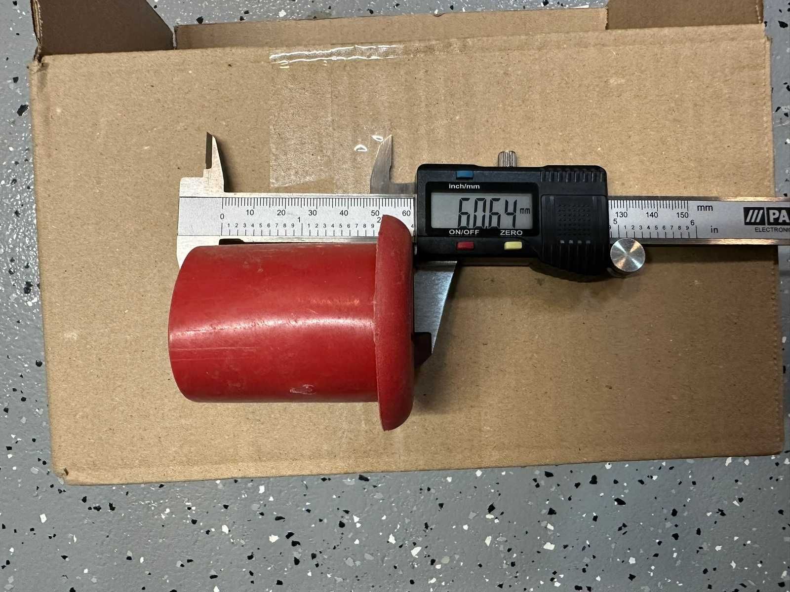 Osłonka PCV czerwona Grzybek na pręty zbrojeniowe fi 6-18 mm