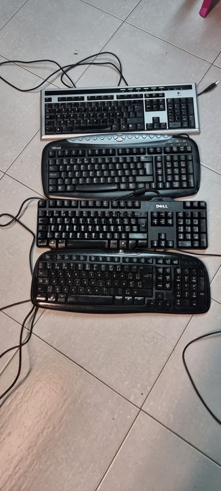 Teclados com cabo USB