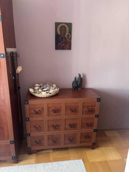 Komplet mebli VOX Imperium – szafa, komoda, półka i lampki do sypialni