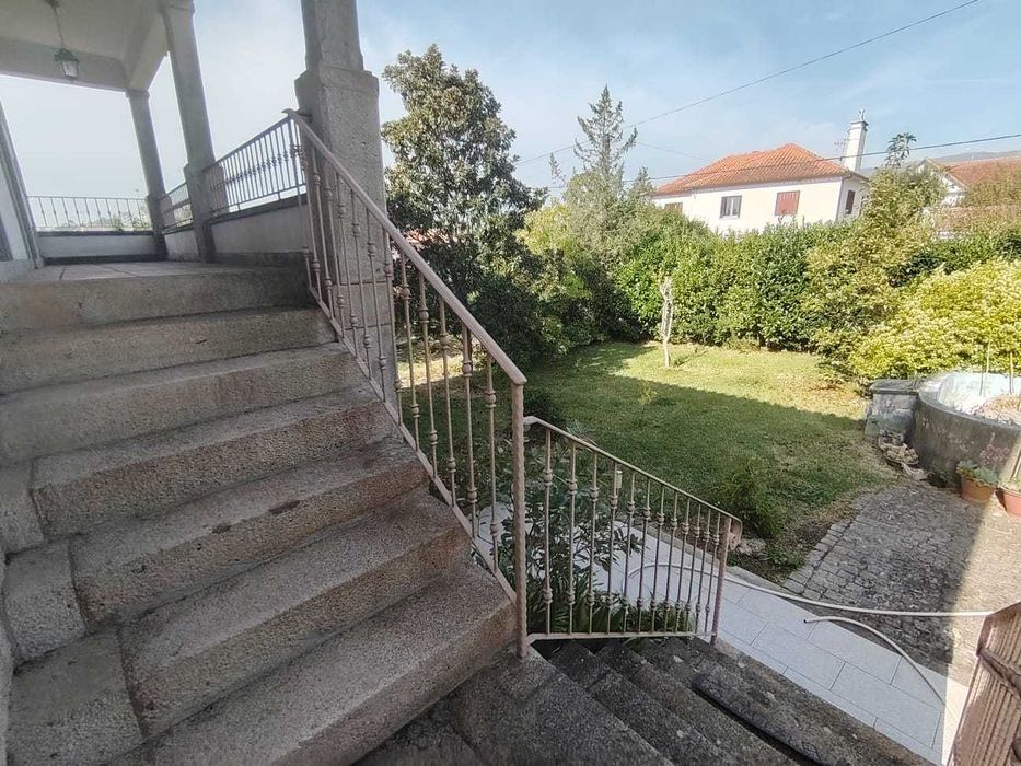 Moradia T4+1 Isolamento Moderno no Centro de LANHESES Viana do Castelo