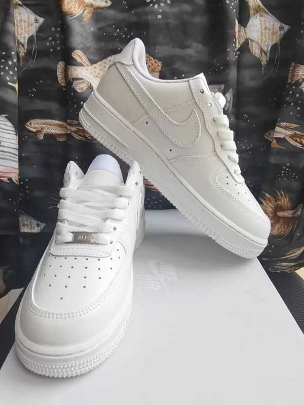 Nowy oryginał Nike Air Force 1 Low '07 White 40