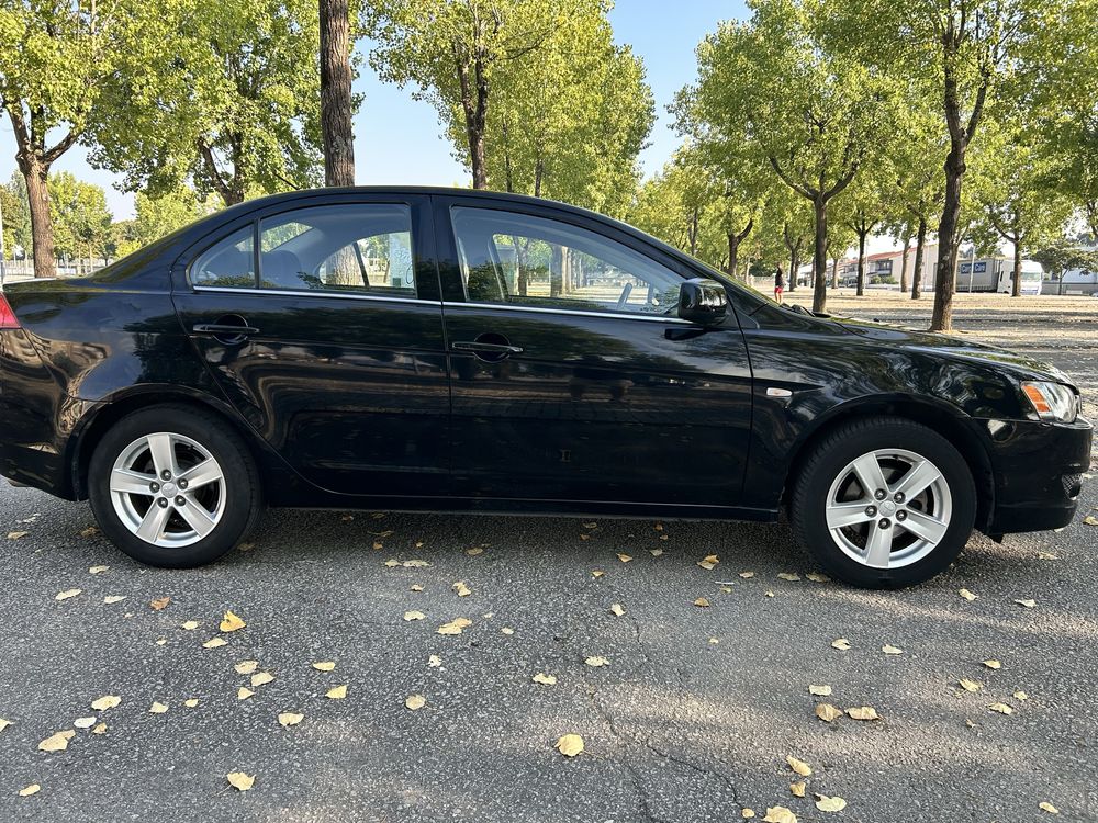 Mitsubishi Lancer 1.5i invite