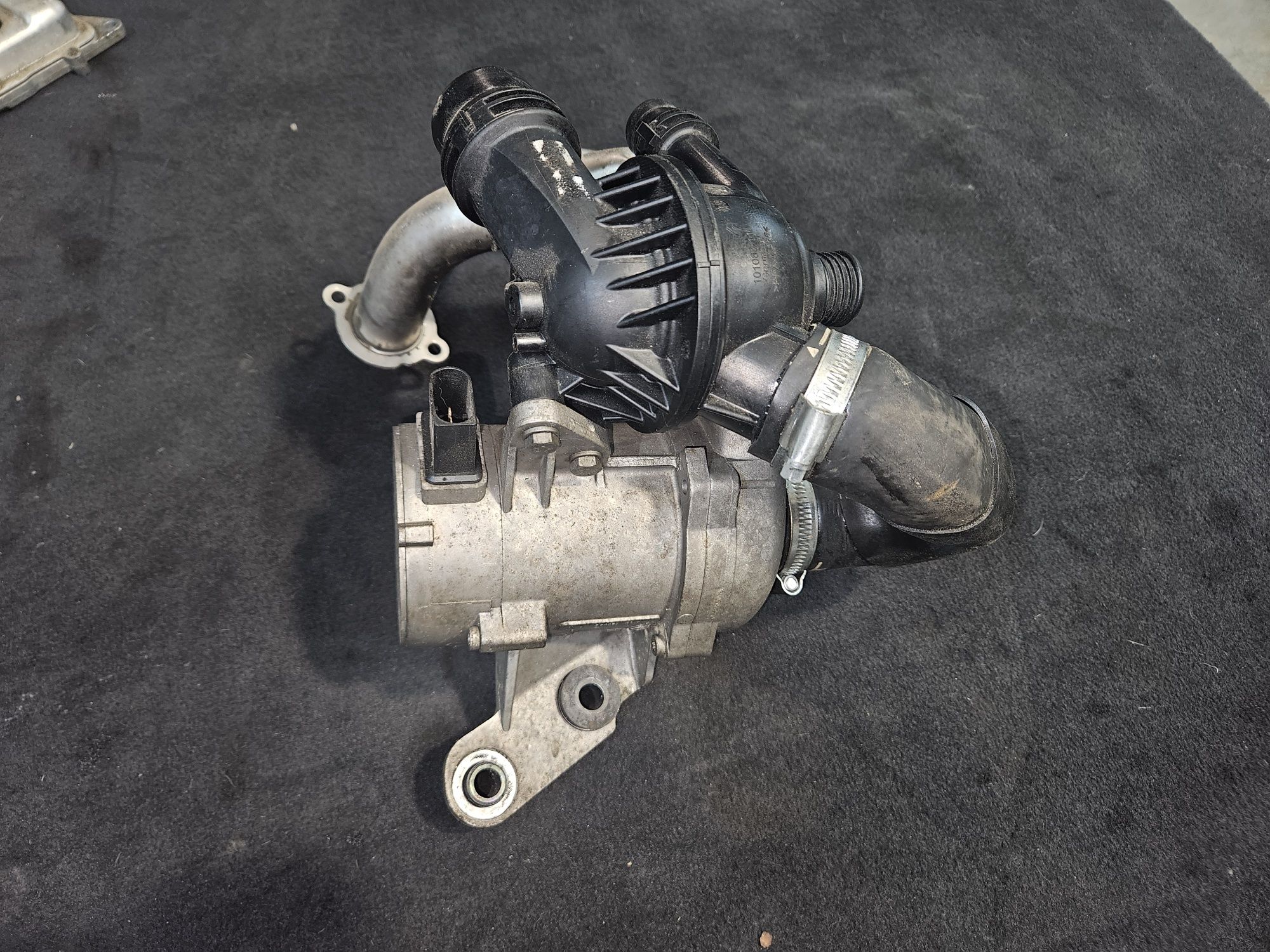 Помпа  охолодження bmw n43