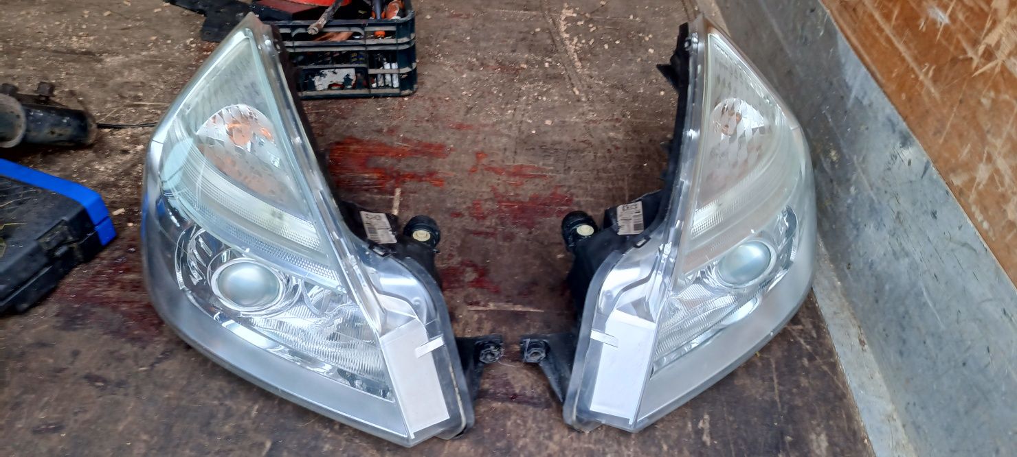 Renault Espace IV lift 06-10 lampa Xenon przód lewy prawy