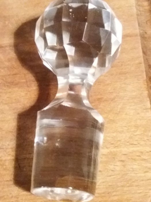Garrafa de vidro para vinho muito antiga. Bonito presente de anos ou N