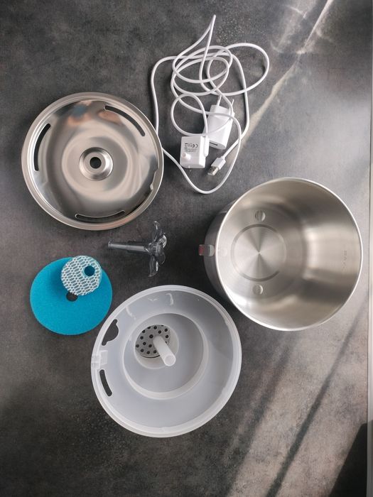 Fontanna dla psów kotów do picia wody poidło dozownik 2000ml miska