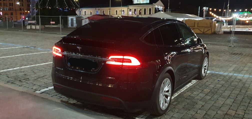 Tesla X не бита, с пробегом 33000 км