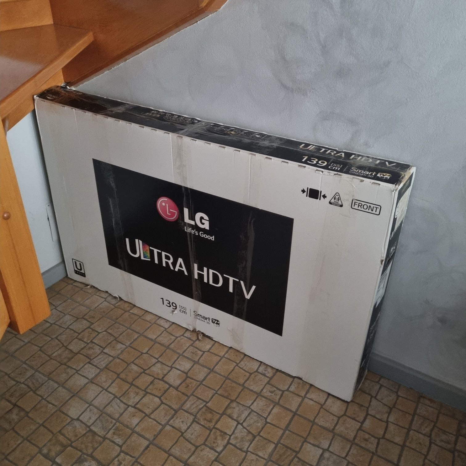 TV LG avariada modelo 55UB850V - ZD