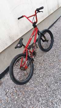 Rower BMX czerwony
