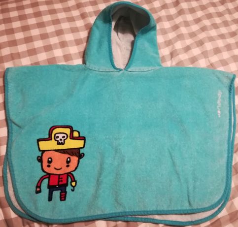 Poncho ou toalha de praia ou de piscina para criança ou bébé azul