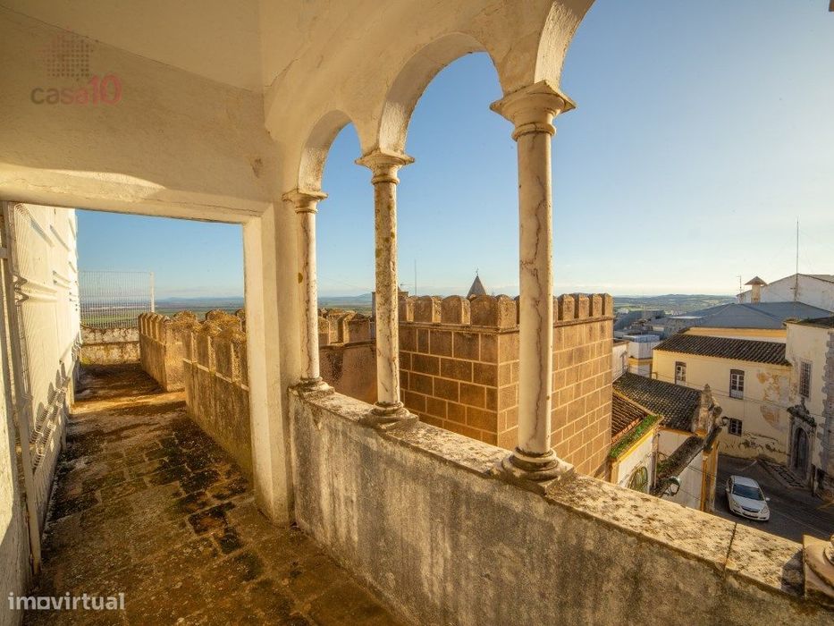 Vende-se Palacete séc. XVI em Elvas.
