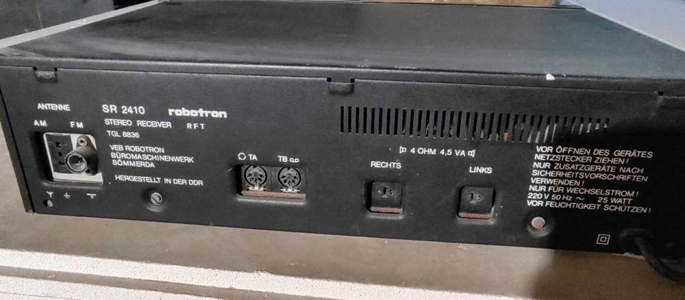 Amplituner RFT Robotron SR2410 wzmacniacz stereo z radio vintage audio