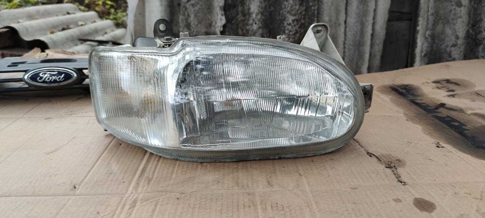 Фара права Ford Escort MK6-7 форд ескорт мк7 (Van Express) ван