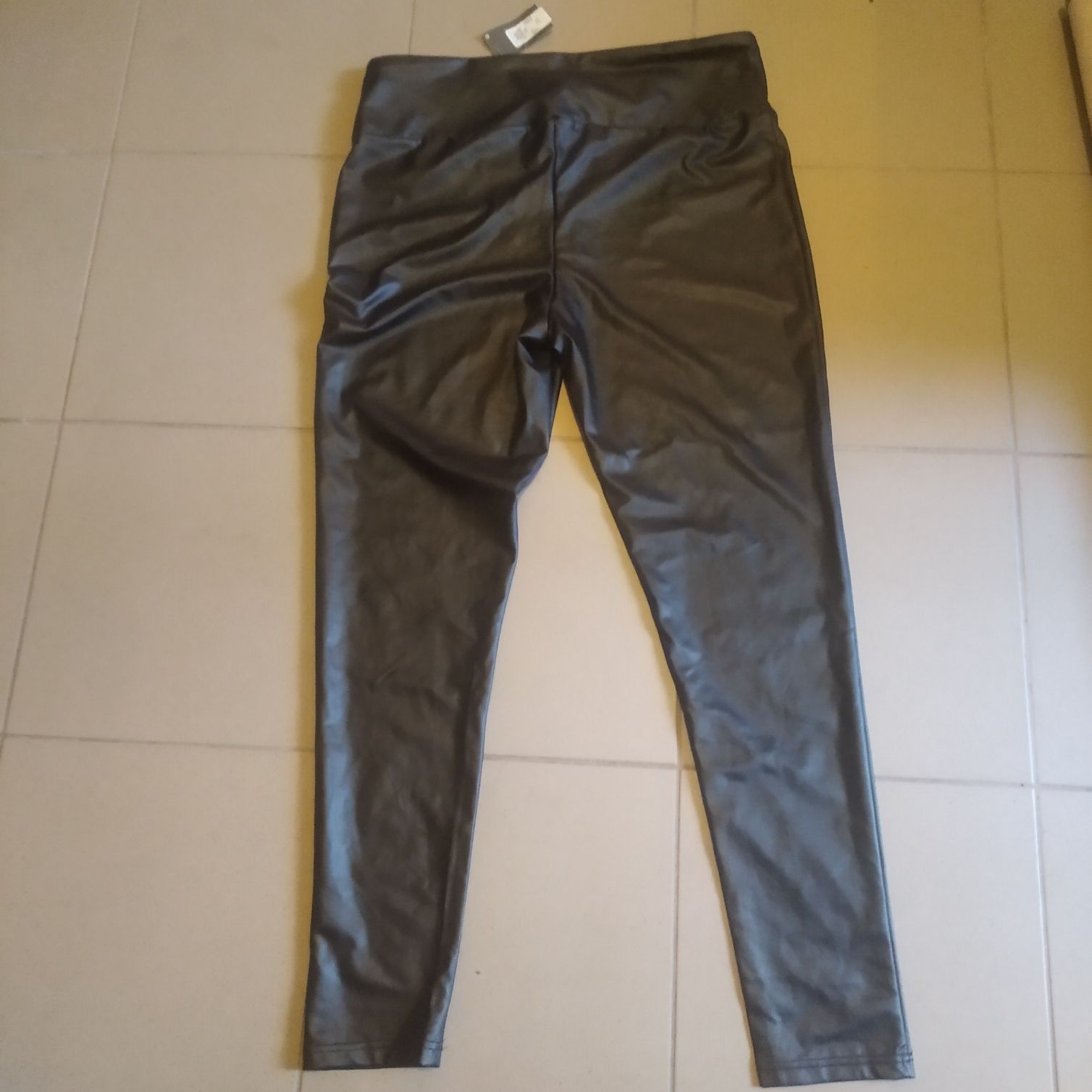 Spodnie skóropodobne nowe rozmiar XL/2XL  firmy  Primark