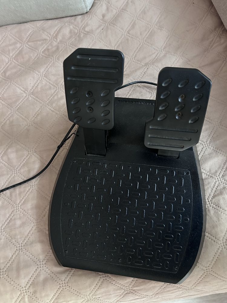 Kierownica Thrustmaster tmx w zestawie z pedałami