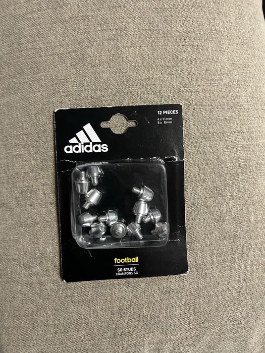 Шипи для бутс adidas