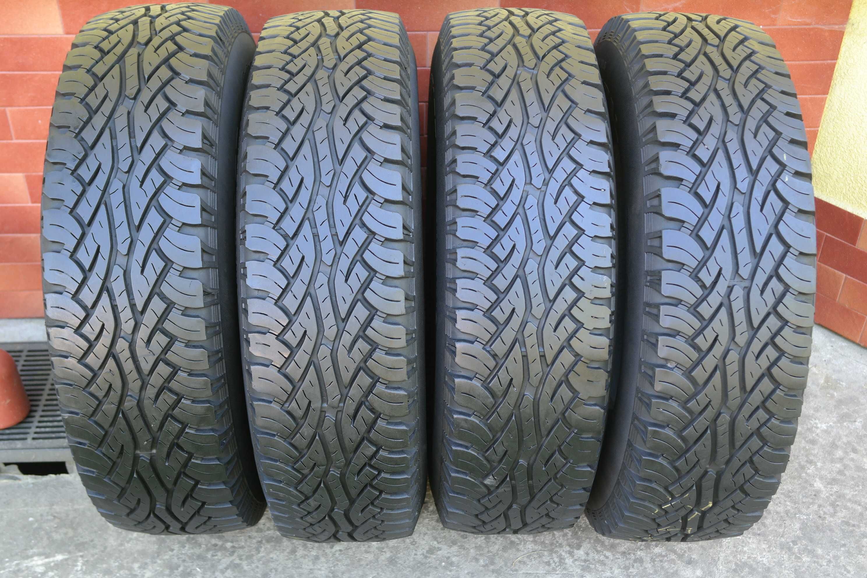 235/85 R16 Continental CrossContact