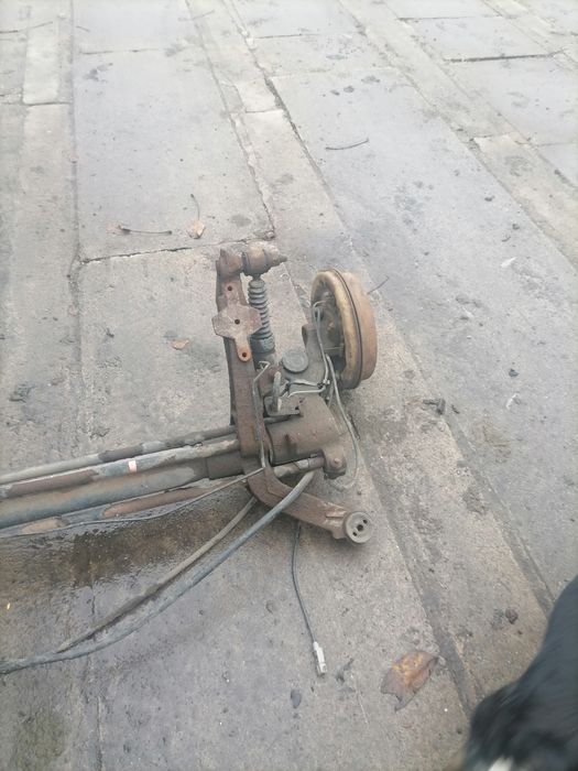 Tylna belka citroen Berlingo 1