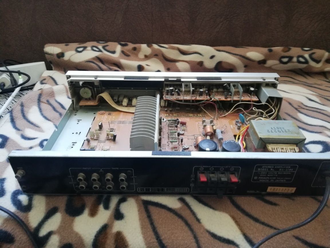 Wzmacniacz Hitachi HA-2700